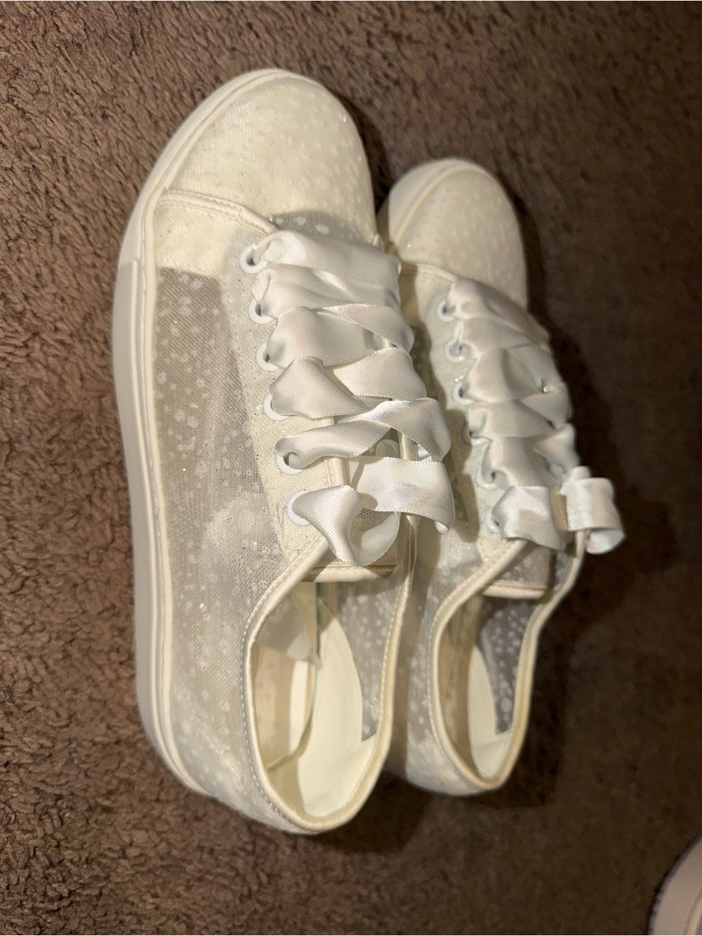 Women’s Cream Lace-Trim Casual Sneakers